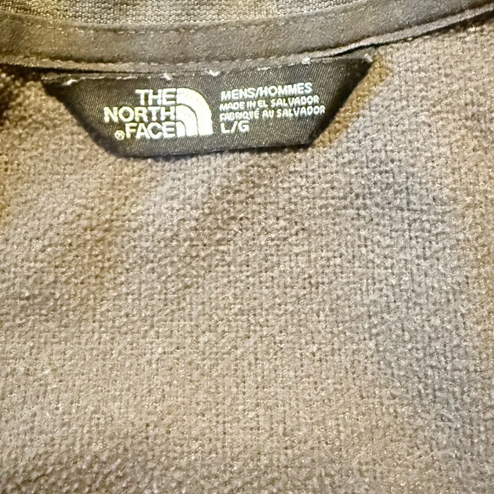 The North Face Men's Charcoal Quarter-Zip Jacket Size L